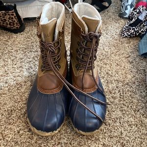 JBU lace up duck boots size 6.5